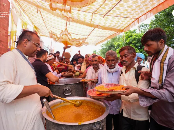 Annadan Seva