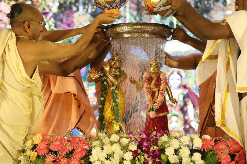 Maha Abhishek Seva